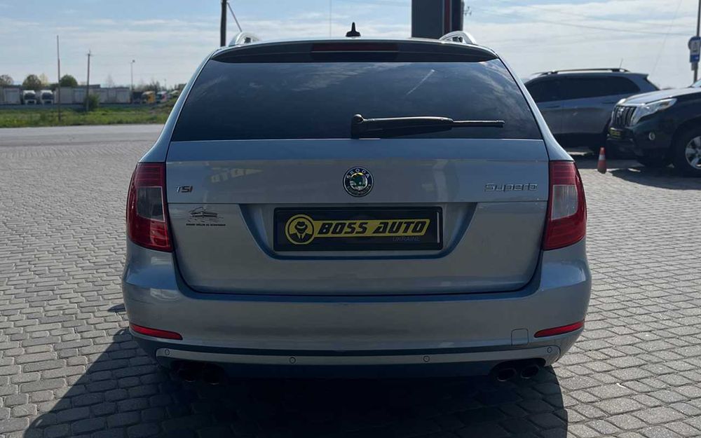 Skoda Superb 2011