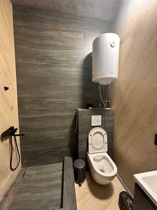 Приміщення для салону краси,медичної практики,офісу з терасою