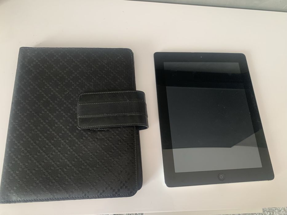 РОЗПРОДАЖ Планшет Ipad 3 + gucci чохол