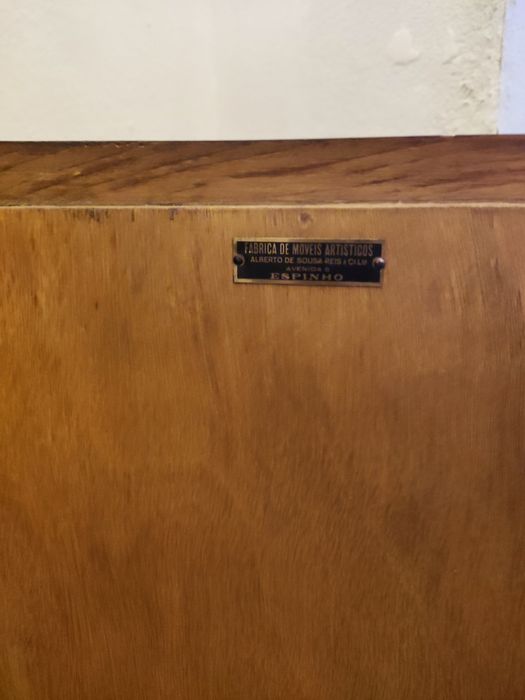 Armário com 6 gavetas