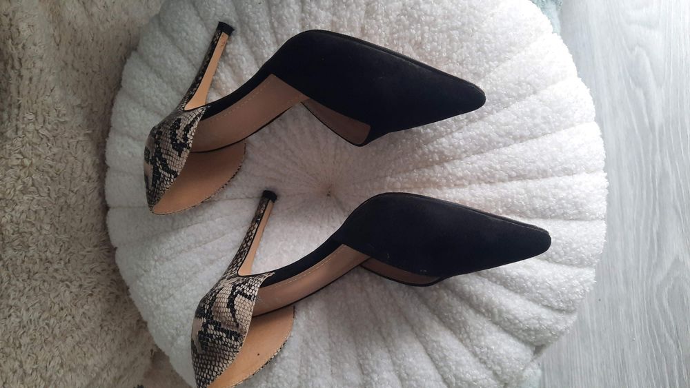 Sapato  de salto médio