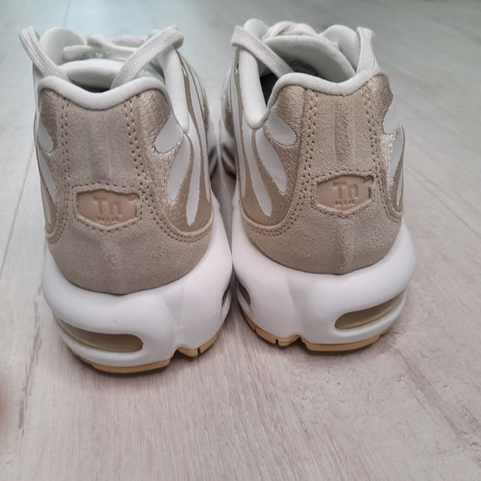 Оригінальні жіночі кросівки Nike Heritage Air Max Plus (DZ2832-101)