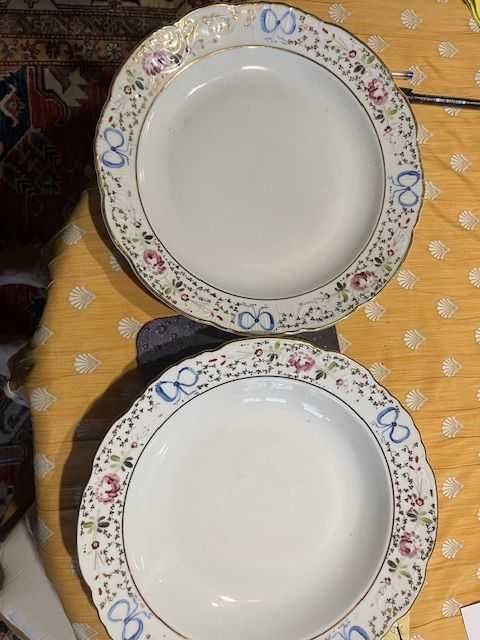 Serviço jantar 70 peças de porcelana pintado à mao Vista Alegre