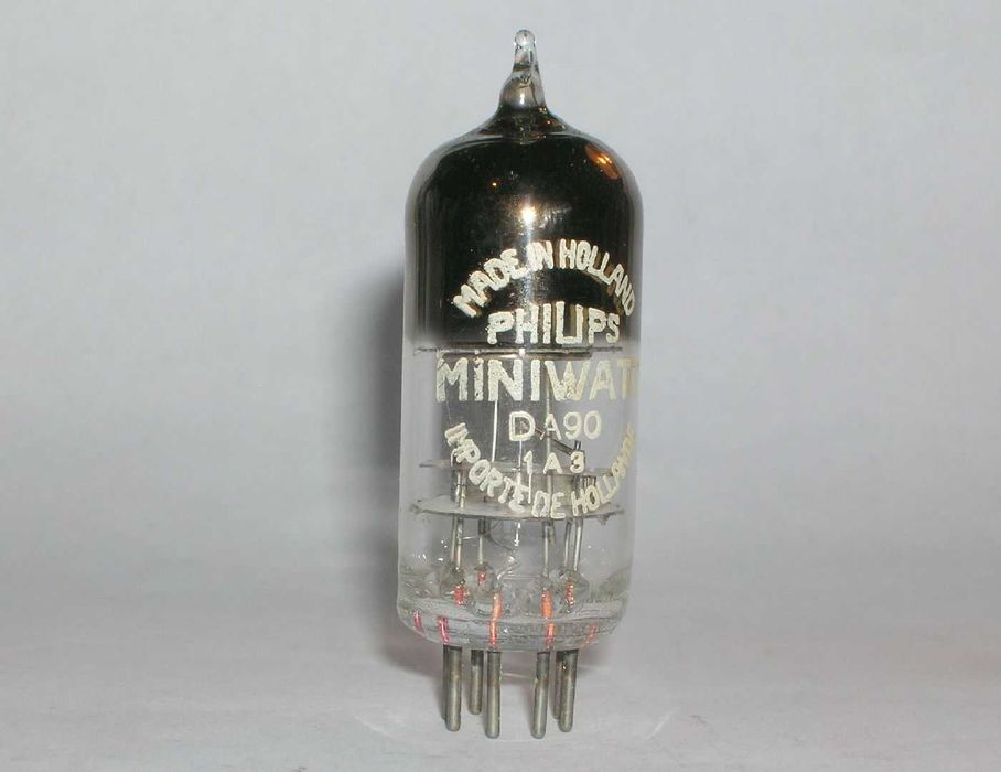 Philips DA90 / 1A3 Electronic Valve, Signal Detector Diode, New Old Stock.64586149183107121