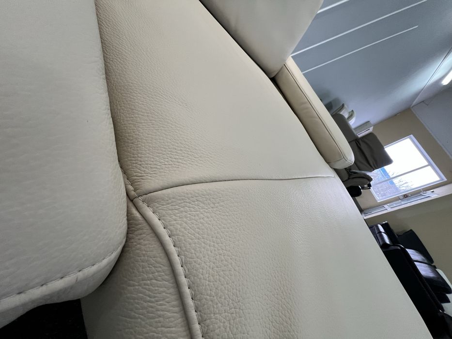 Диван шкіряний кутовий розкладний   реклайнер виставковий стан новий