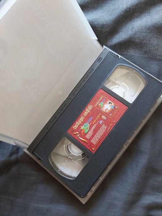 Kasety video z bajkami dla dzieci 3 szt