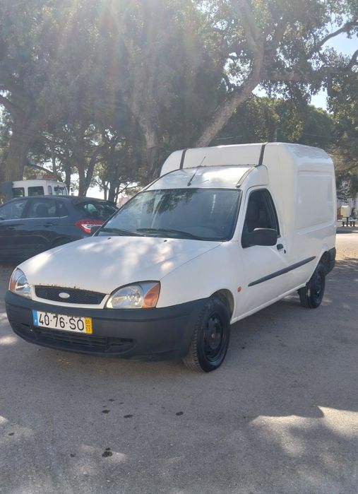 Ford Courier 2001/11