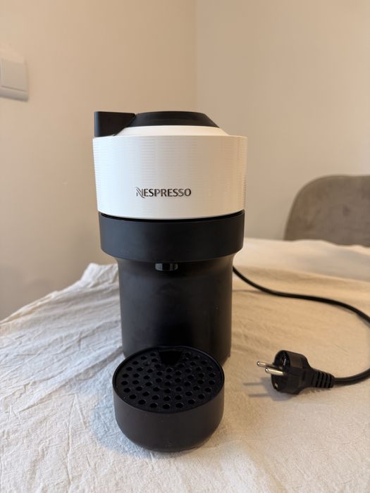 Máquina de café Nespresso Vertuo + Acessórios