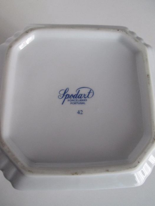 Pote com tampa porcelana