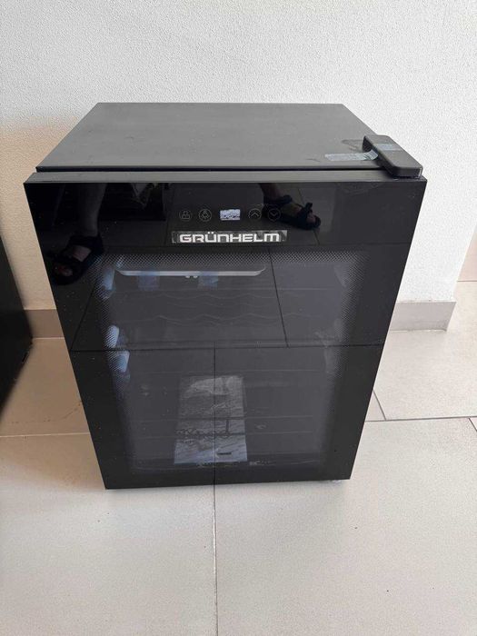 Винна шафа холодильник Grunhelm (на 14 і на 24 пляшки) нові в коробках