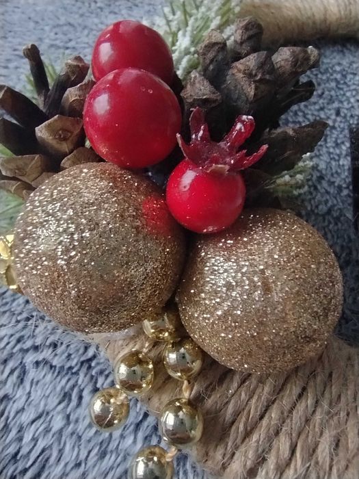 Wianek na drzwi w stylu rustykalnym że skrzatem, ozdoba drzwi