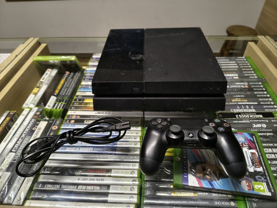 Konsola ps4 FAT 500gb, pad, okablowanie. Czytaj opis
