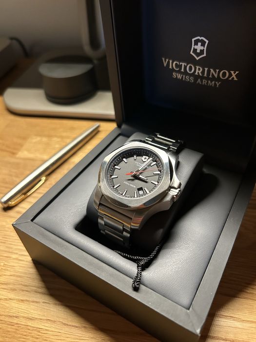 Zegarek Victorinox I.N.O.X.