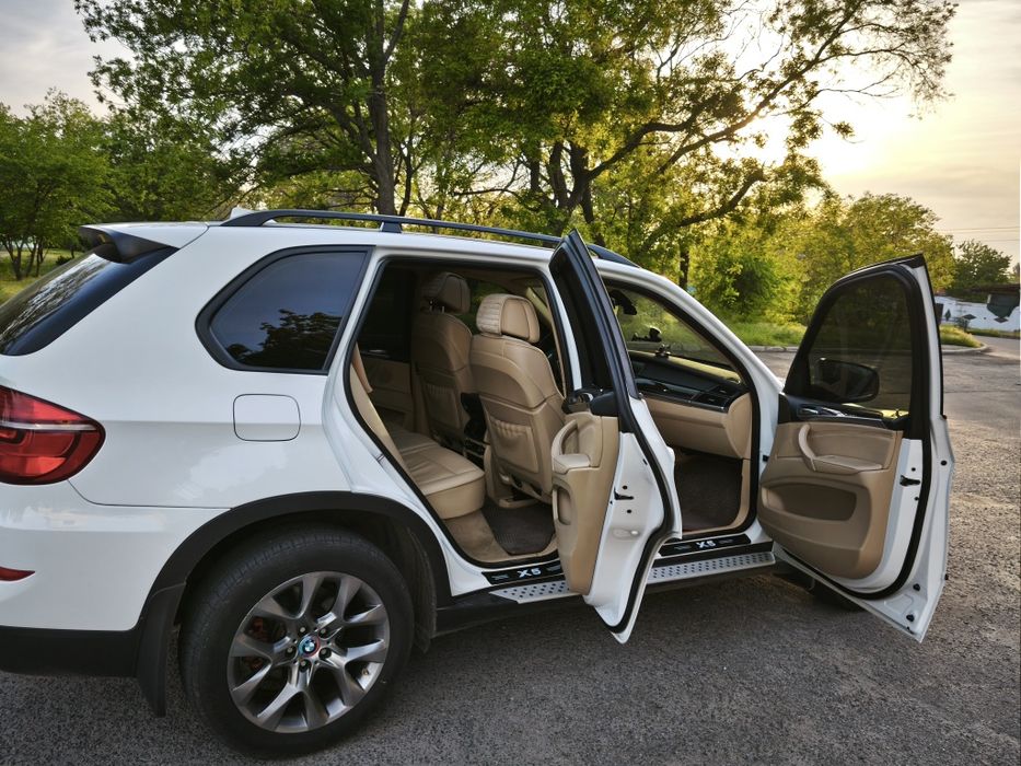 Подам BMW X5 E70