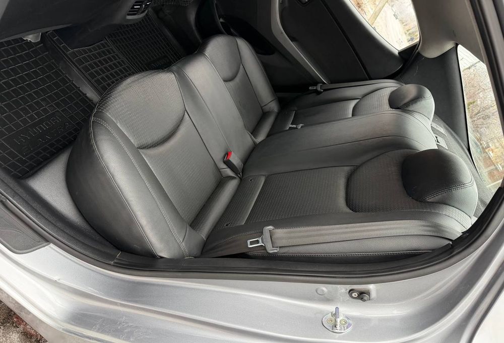 Продам Hyundai Elantra Хундай Елантра  2014 Dizel Avtomat