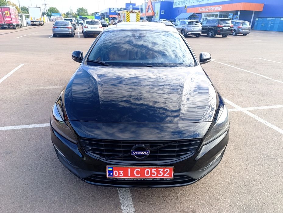 Автомобиль Свеже Пригнанна Volvo S60 T5