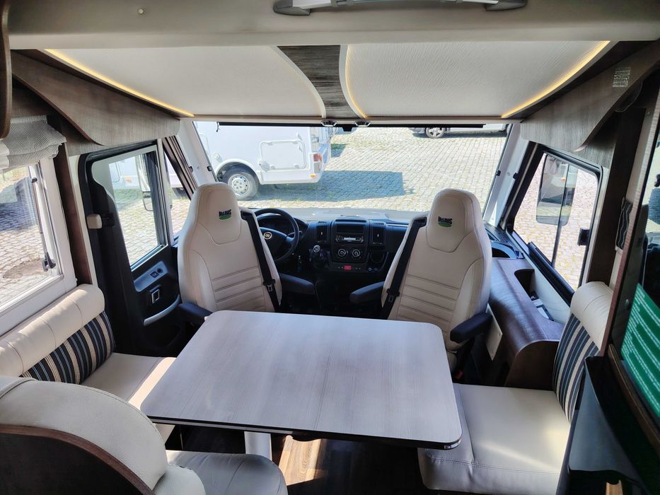 Autocaravana Mc Louis Ness 80 G (cama central)