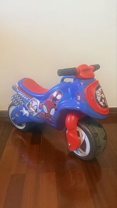 Moto spiderman para criança