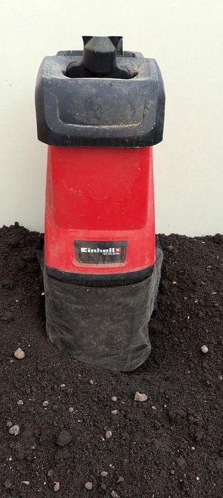 Triturador elétrico e corta-sebes