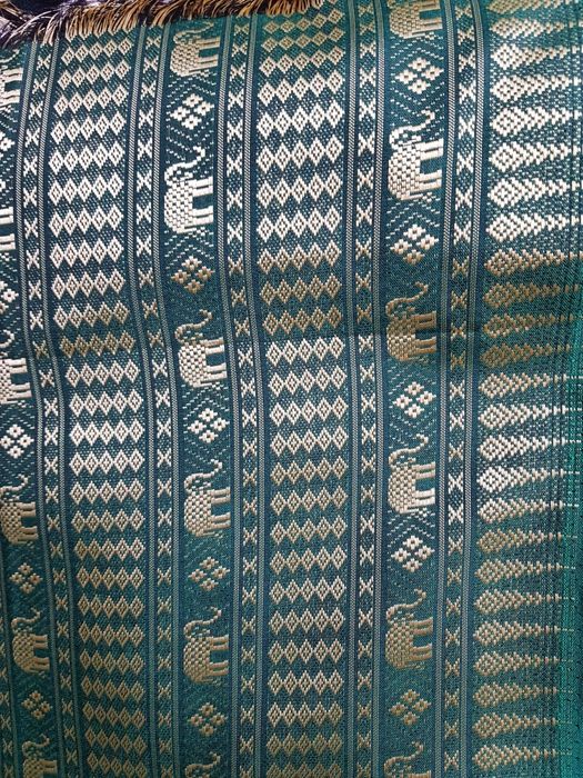 Dwustronny obrus indyjski.