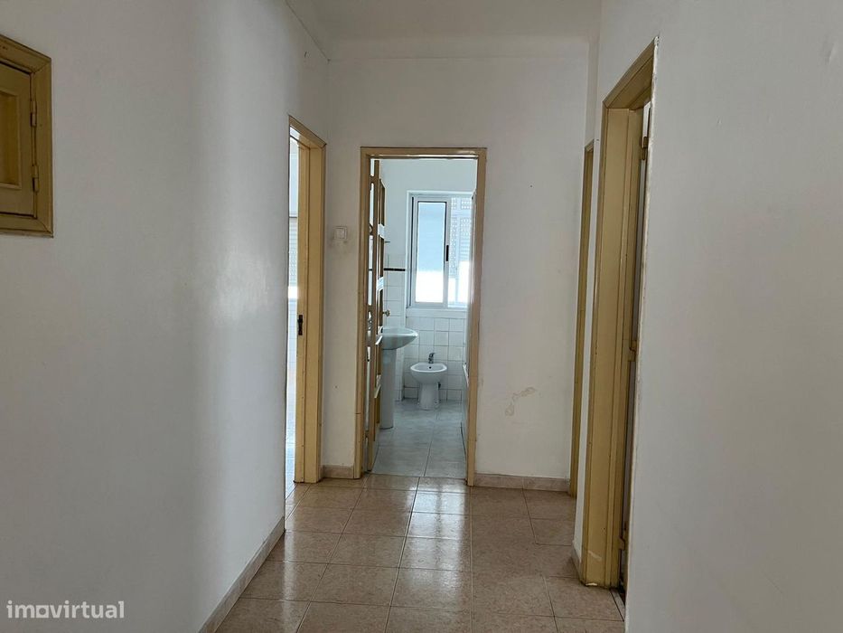 Apartamento t2 à venda na Rua General Humberto Delgado