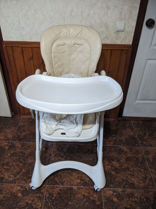 Дитячий стіл для годування  Сarello Caramel після однієї дитини