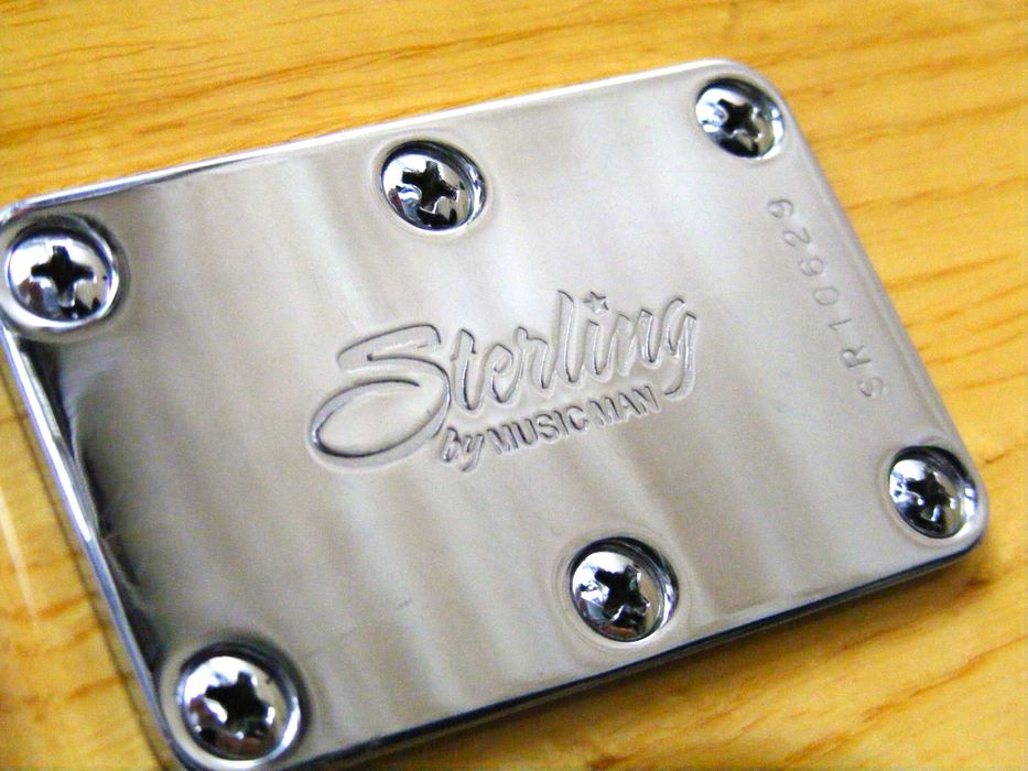 Gitara basowa Sterling by MusicMan Ray35 StingRay 5