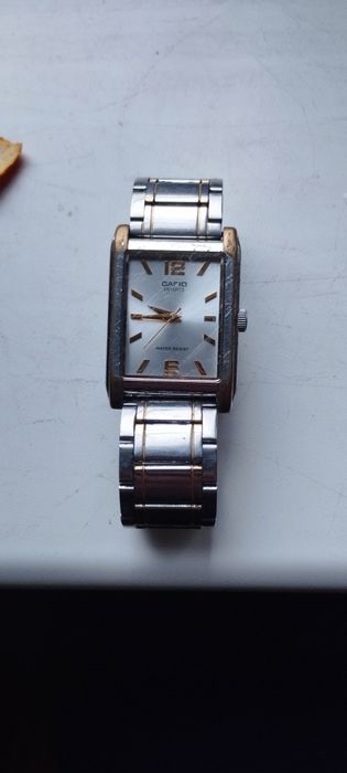 Часы Casio кварцевые мужские.