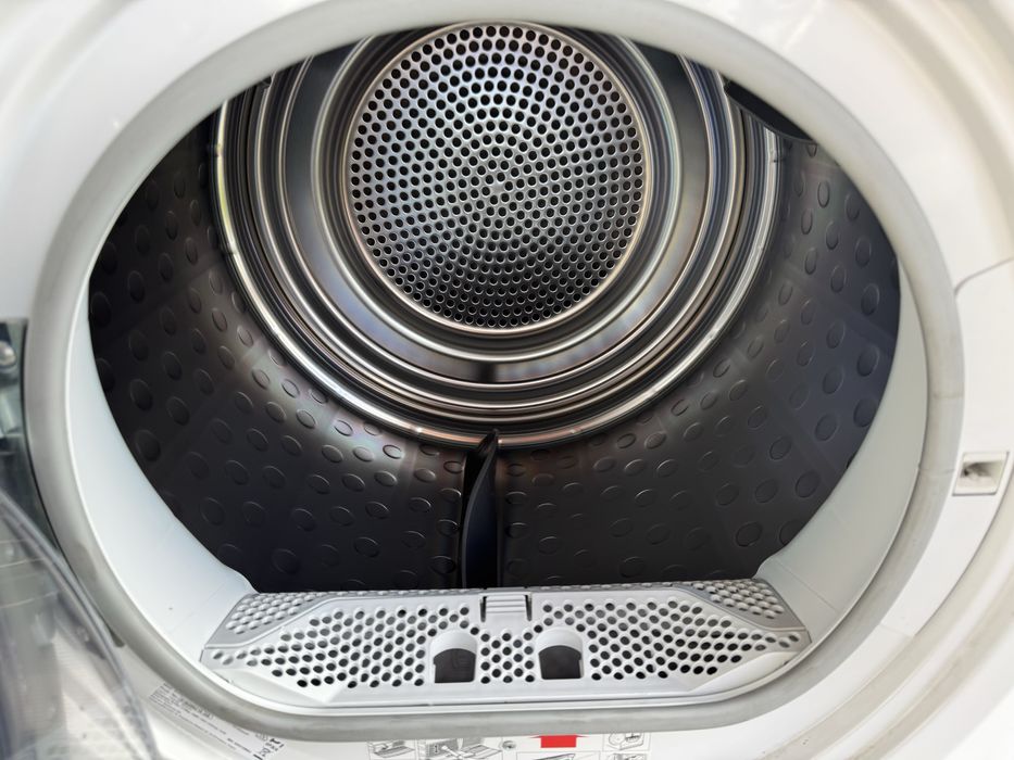 Suszarka do ubrań Elektrolux Perfektcare 800