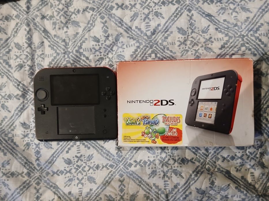 Nintendo 2ds com caixa e desbloqueada