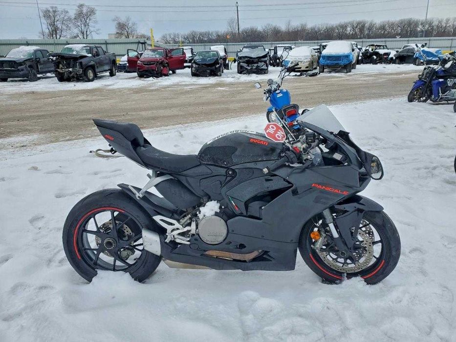 Ducati Panigale V2 (2024)