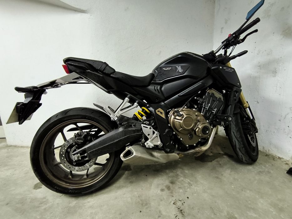 Honda CB650R – 13.423 km – Garagem – Extras – Som Brutal
