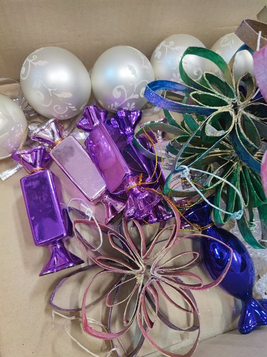 Zestaw zabawek, dekoracje, bombki  na choinkę