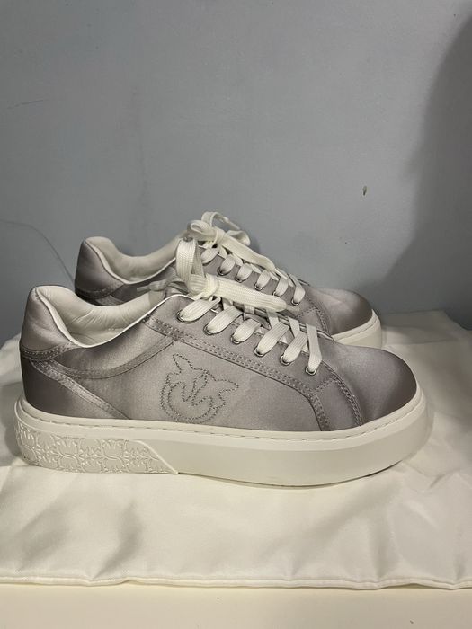 Srebrne sneakersy na platformie PINKO – rozmiar 40