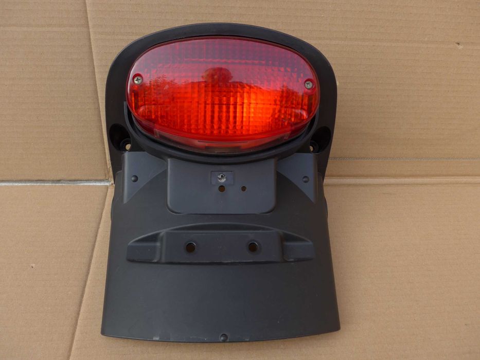 Yamaha xvs Drag Star Dragstar 650/1100 Custom BŁOTNIK lampa tył bdb