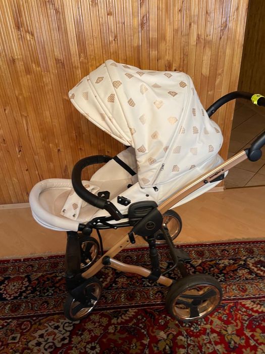 Wózek z gondolą i spacerówką