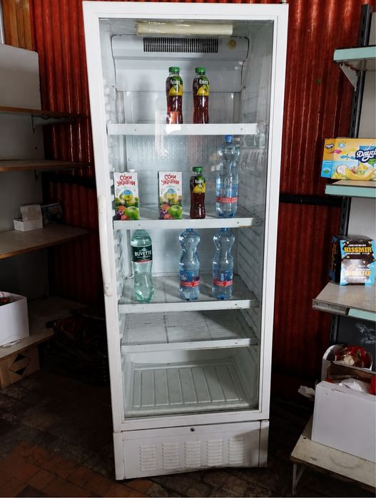Продам холодильну шафу-вітрину