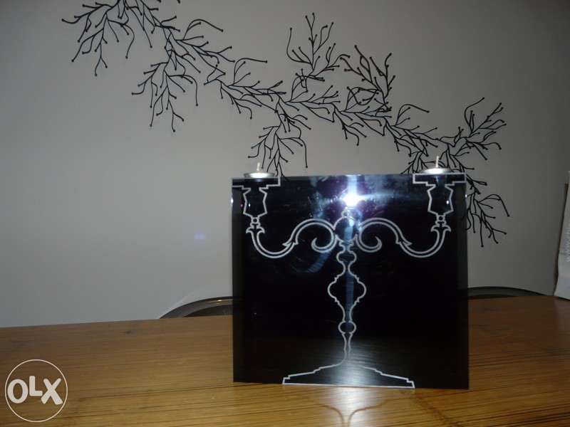 Castiçal em acrilico preto da Área. Grande Design