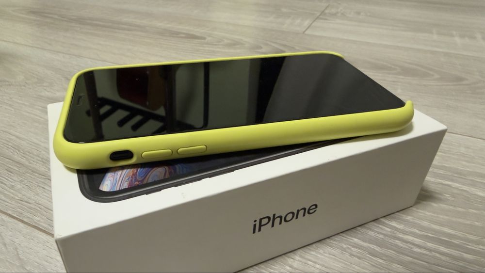 iphone xr 128 - купити мобільні телефони та смартфони - Ціна на OLX.ua