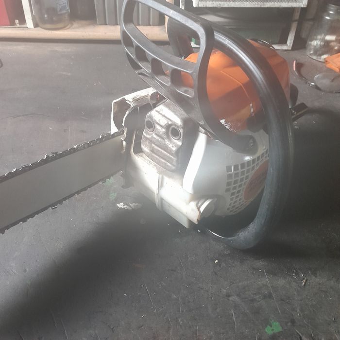 Pila spalinowa ms181