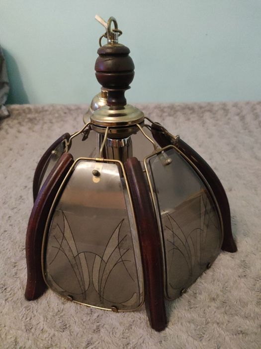 Люстра з дерева в стилі ретро