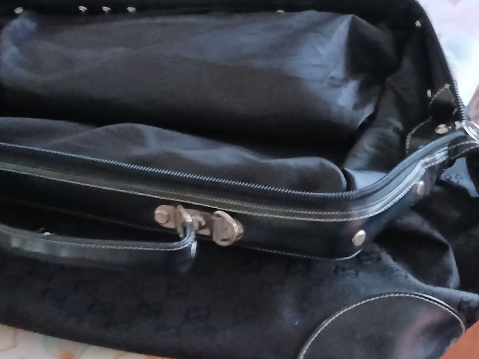 Malas de viagem 1 preta e outra castanha