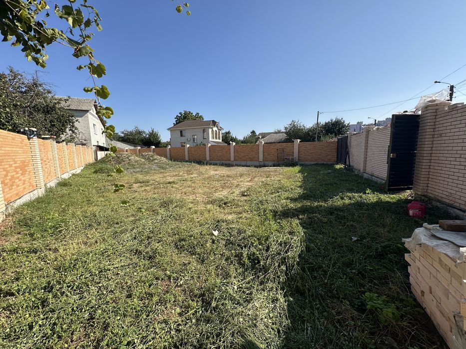 Продам участок Центр с комуникациями и проектом