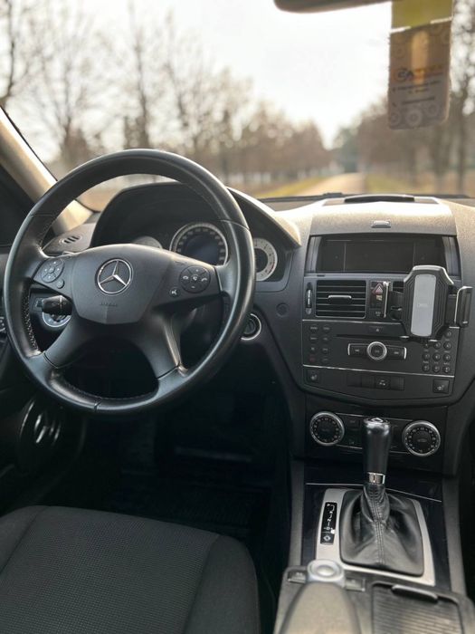Продам своє авто Mercedes-Benz C-Class 2009