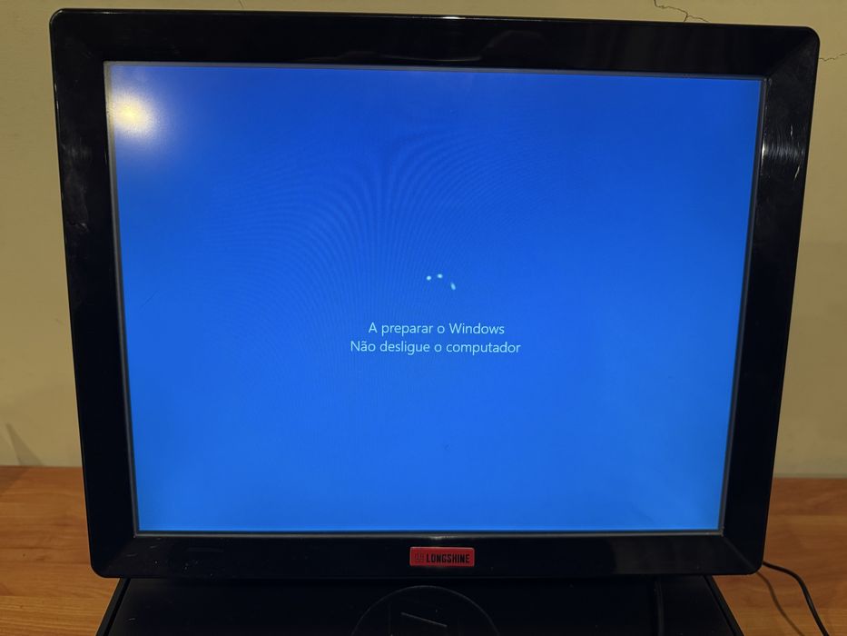 ** Monitor Touch 15 para POS **