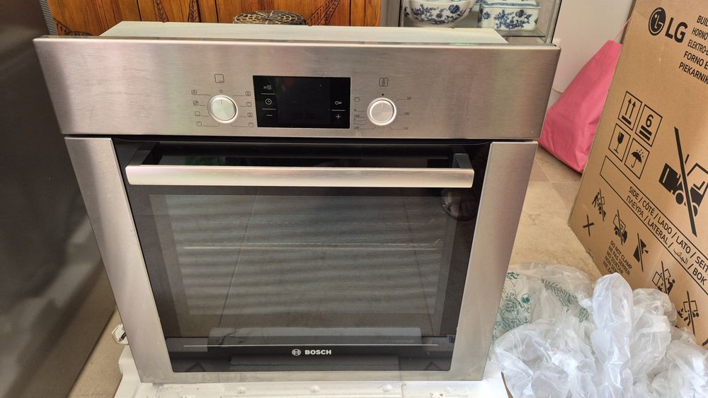 Forno Bosch Usado Modelo hba43s451e
595x595x515 mm