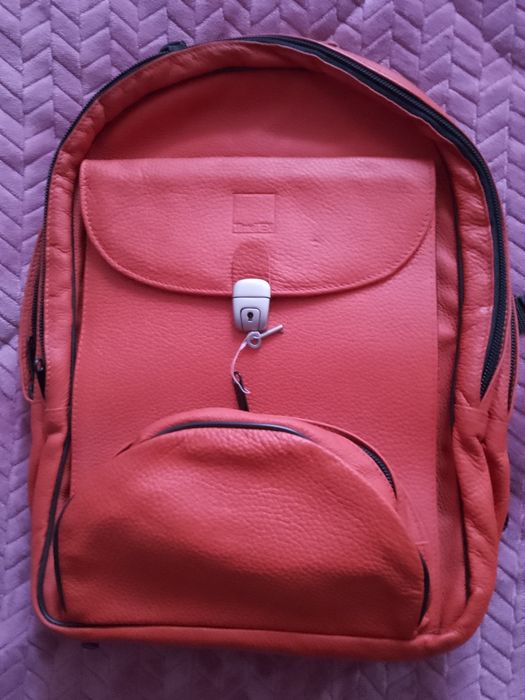 Продам рюкзак портфель шкіряний 40,30 для дівчат.