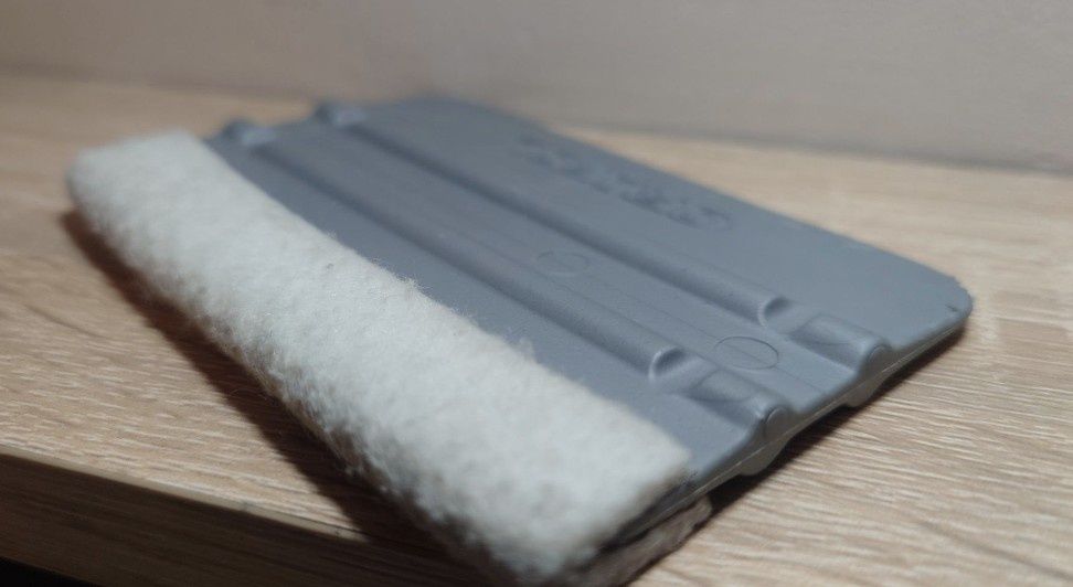 RAKLA PLASTIKOWA Z FILCEM

Rakla wykonana z gumy o średniej twardości,