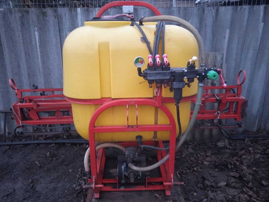 Продам оприскувач навісний 400л