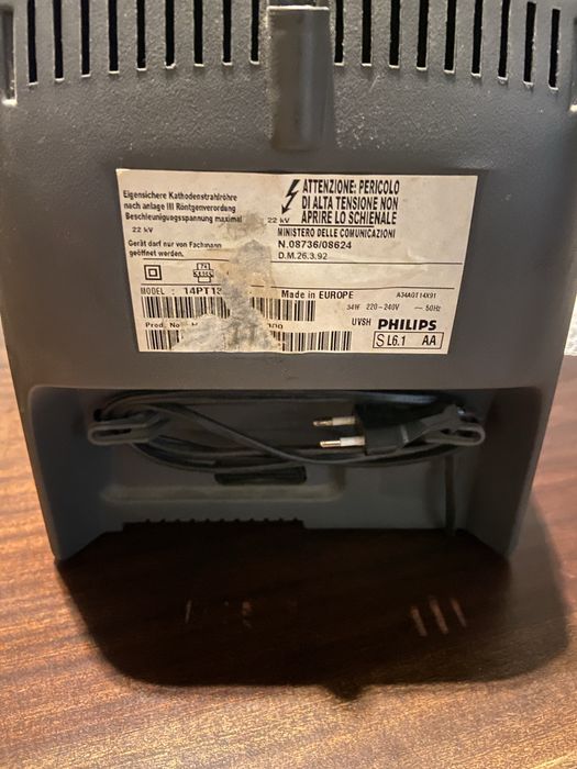 Televisor vintage Philips com comando a funcionar64564393011459120